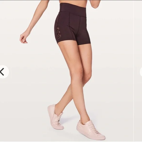 Lululemon Tied To It Biker Shorts 3.5 inch Black Cherry Plum Purple 6 Mesh - Picture 3 of 14